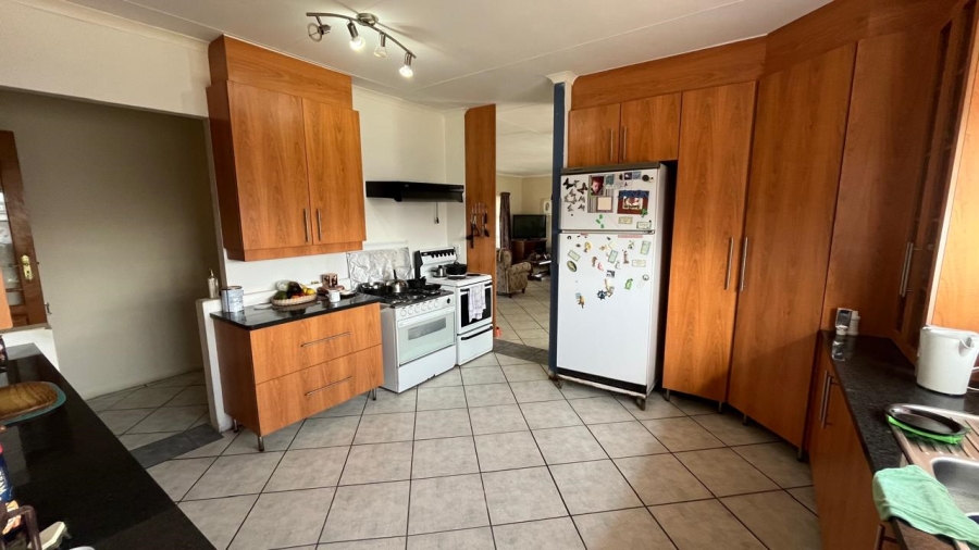 5 Bedroom Property for Sale in Wavecrest Eastern Cape